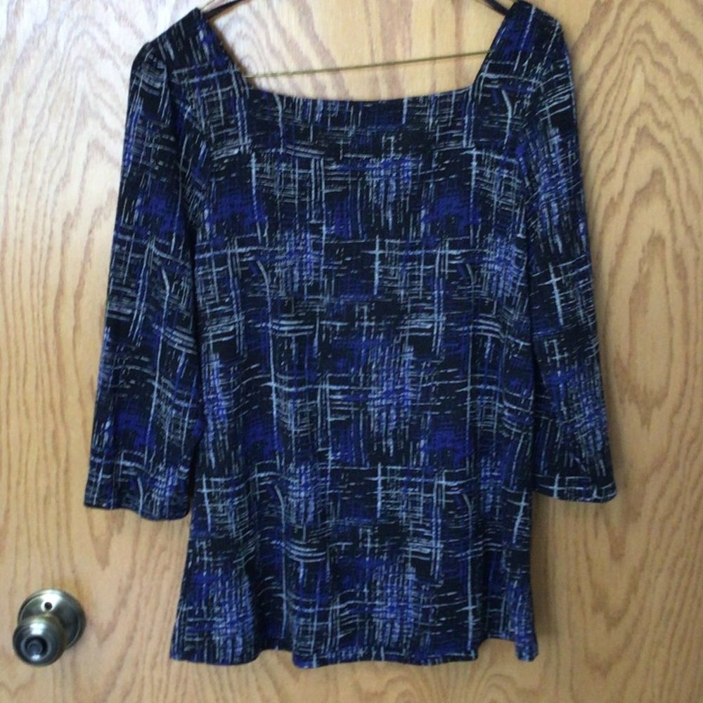 AB Studio - Blue, black and white abstract design pullover top - Picture 4 of 8